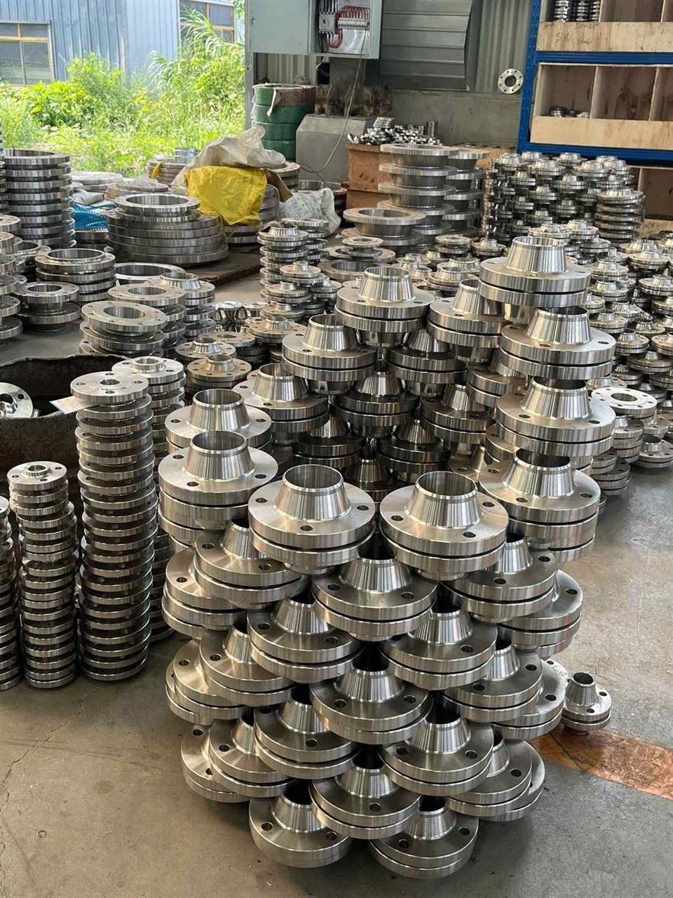 Wn Type Weld Neck Flange 6-Inch Sch40 300 Lb Pressure Rating- 317 Stainless Stee